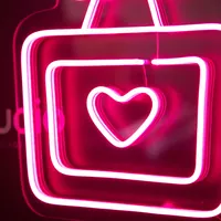 Неоновая вывеска «Лак для ногтей» розовая 34х51 см — фото 3