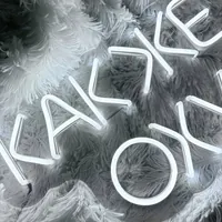 Неоновая вывеска «Как же здесь оуенно» — фото 3