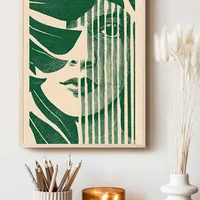 Портрет девушки с тропическими растениями — фото 3