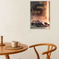 желтый постер Формулы 1 болид в дыме — фото 4