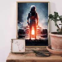 Постер пилота Формулы 1 рядом с болидом — фото 2