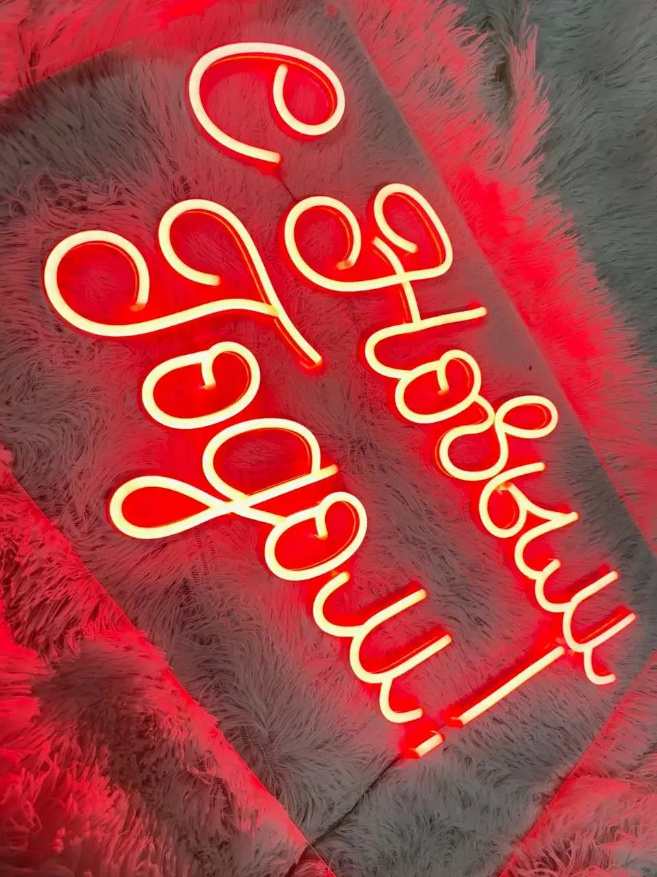 неоновая вывеска