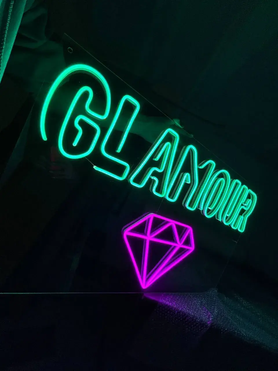 Glamour - неоновая вывеска